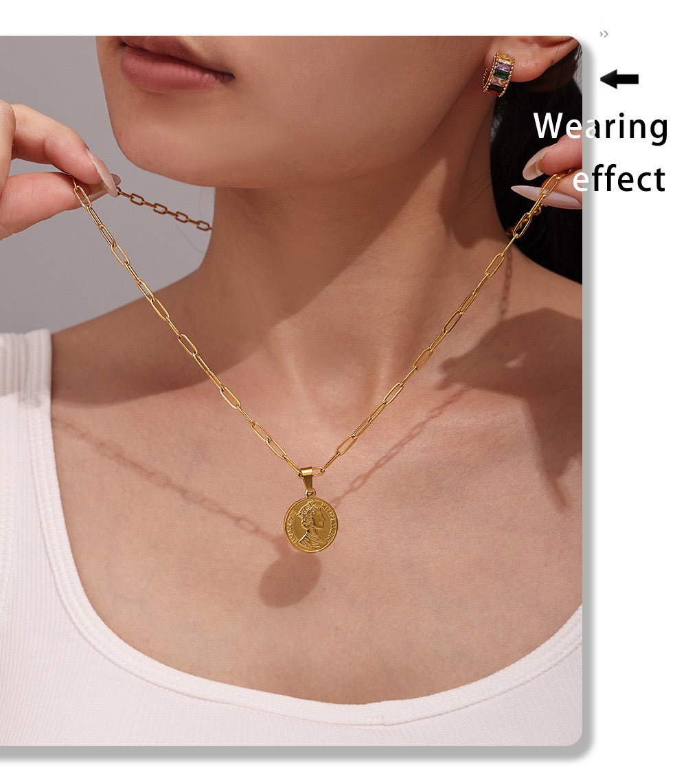 Light Luxury Style Queen's Portrait Necklace
