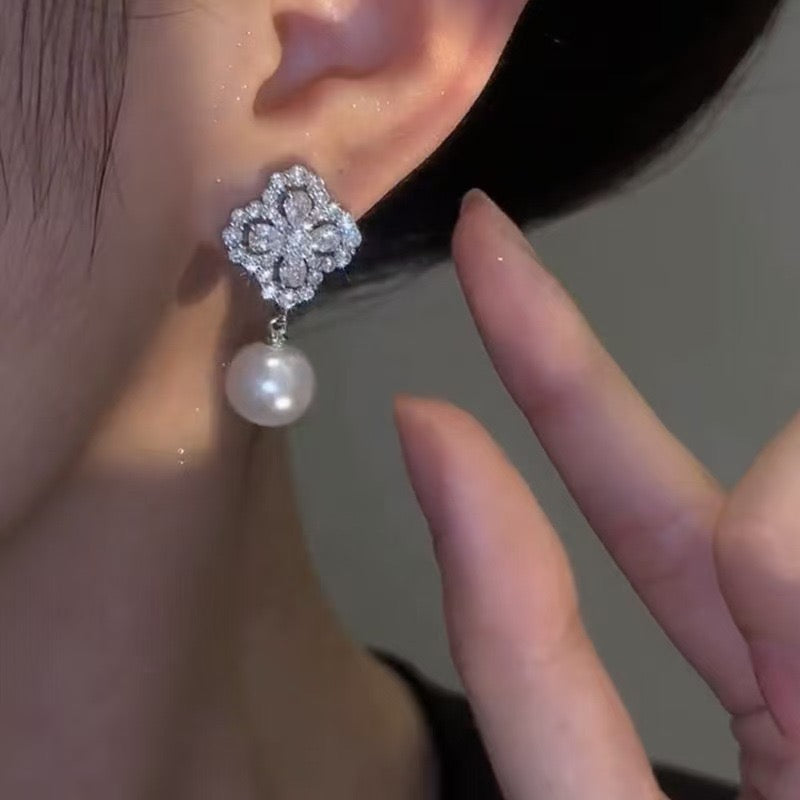 Shimmering Zircon Four-Leaf Clover Pearl Earrings with Niche Design Sense