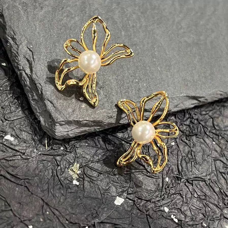 Hollow-Out Flower Pearl Earrings