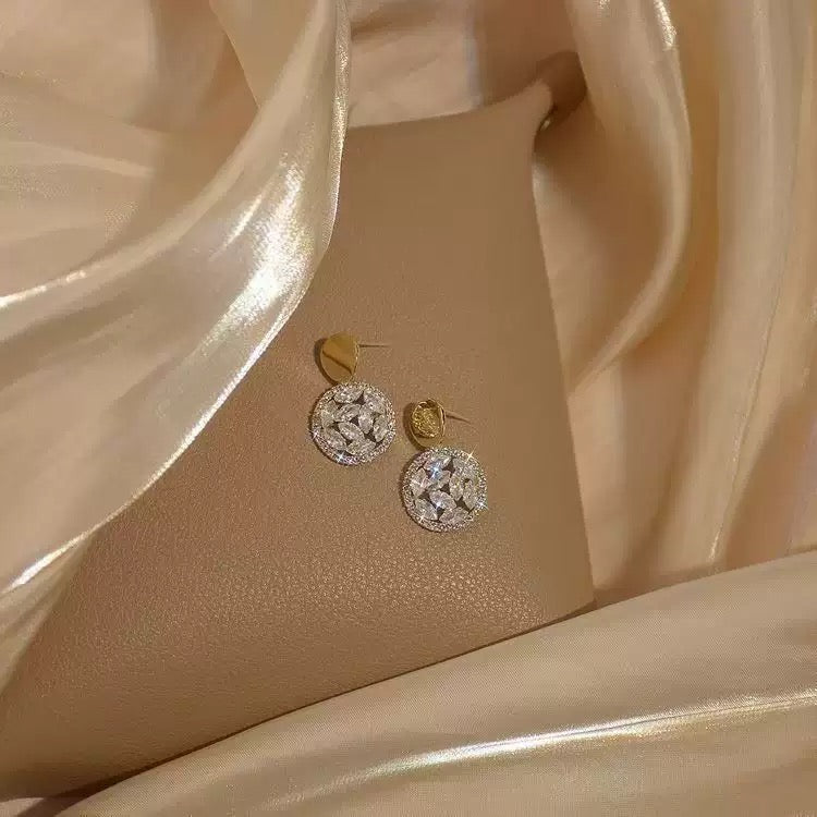Luxurious Round Zircon Crystal Earrings