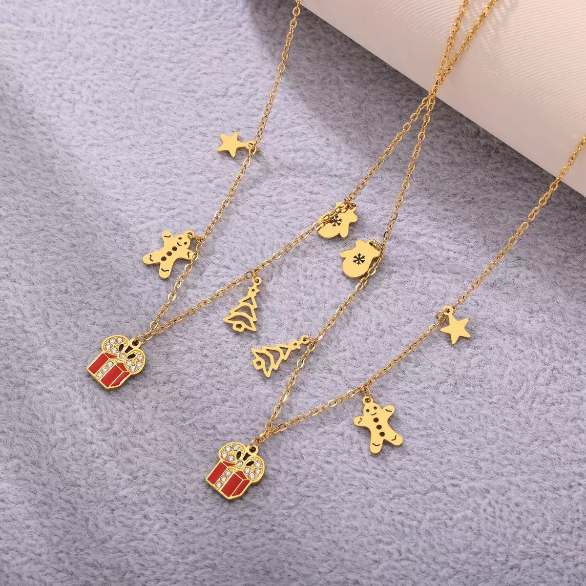 Christmas Limited-Edition Stylish Necklace Shaped Like a Gift Box