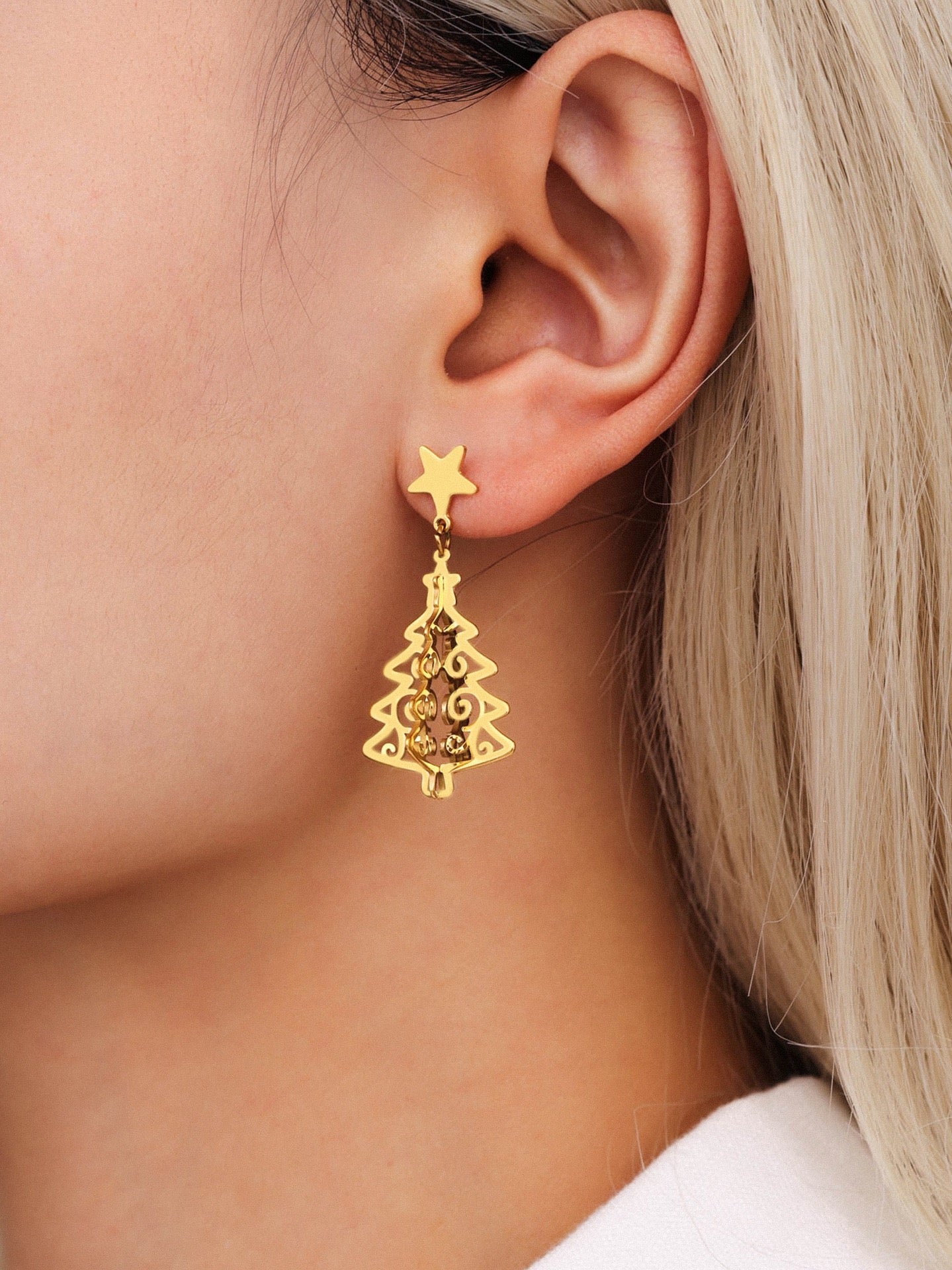 Christmas Limited-Edition Gold Hollowed-Out Christmas Tree Earrings