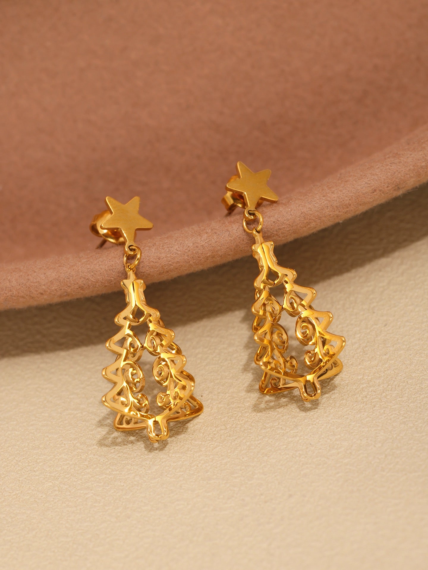 Christmas Limited-Edition Gold Hollowed-Out Christmas Tree Earrings
