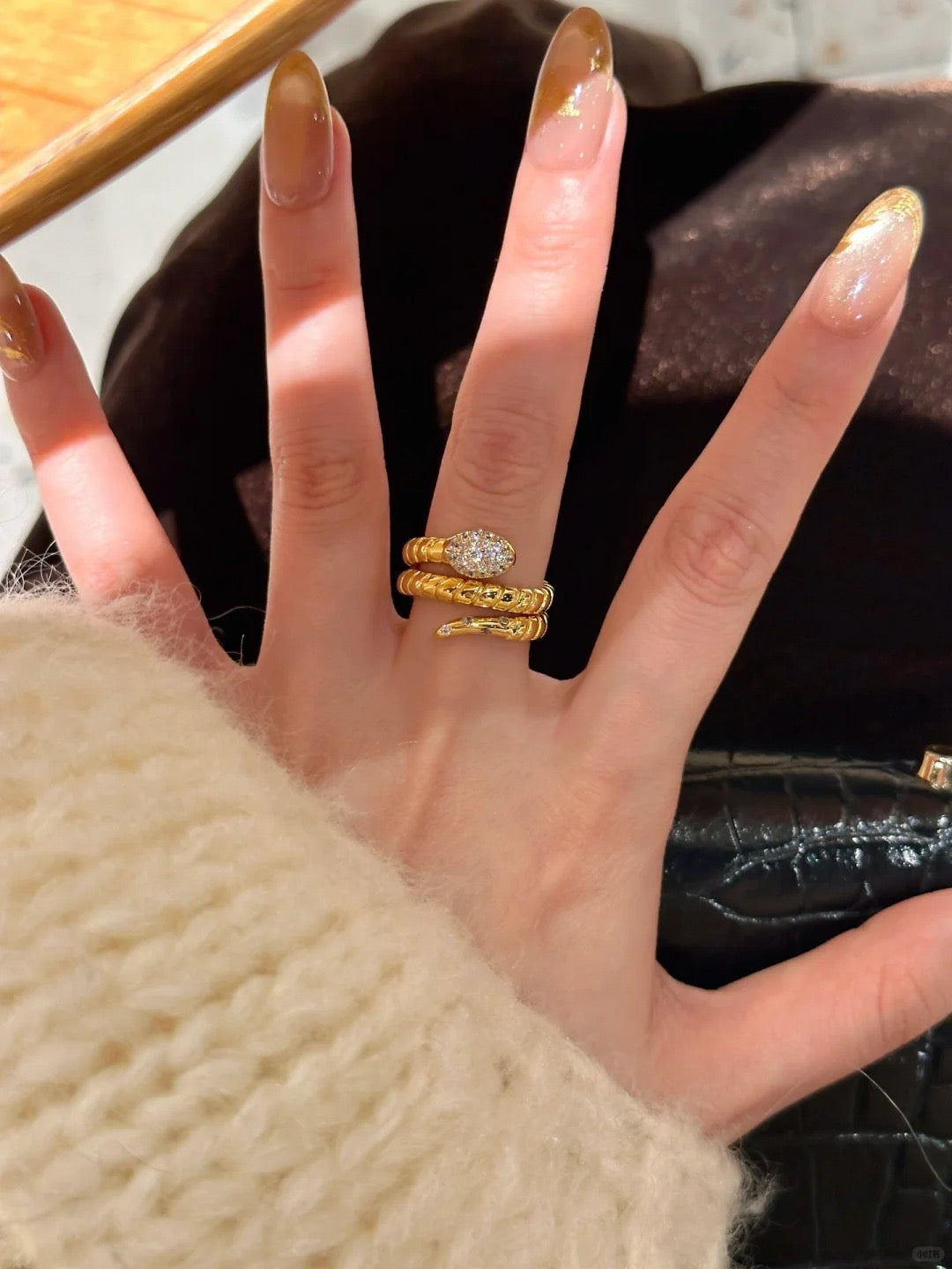 Vintage Gold Heavy-Duty Diamond-Inlaid Open Snake-Wrapped Ring