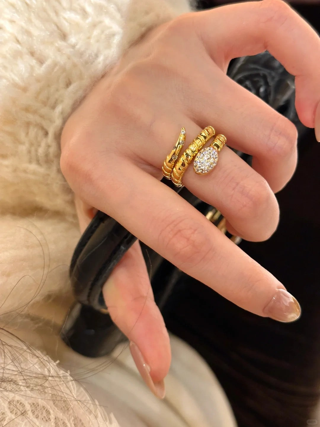 Vintage Gold Heavy-Duty Diamond-Inlaid Open Snake-Wrapped Ring